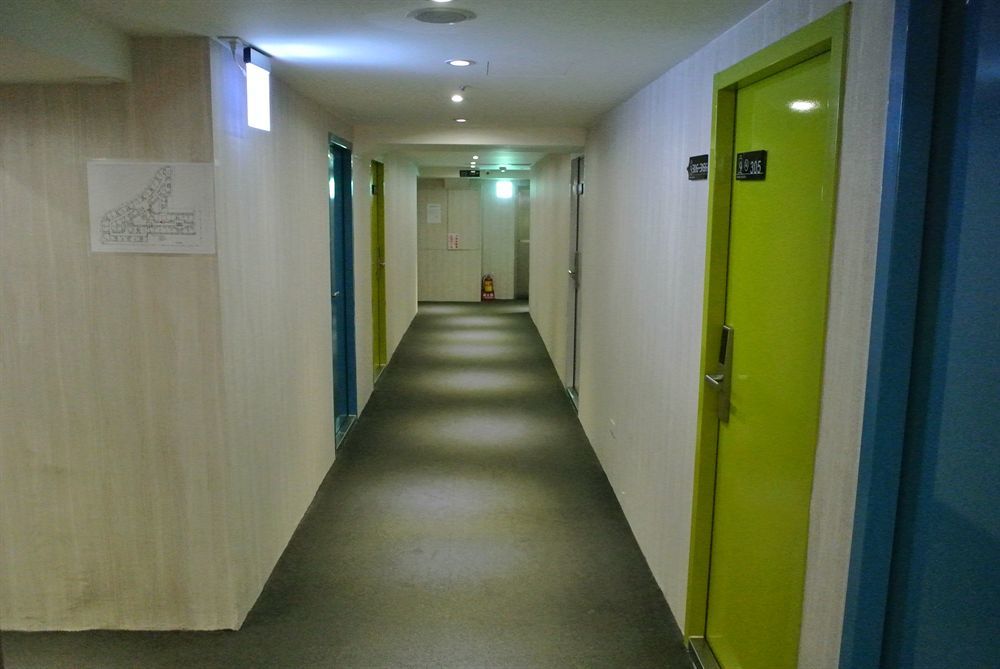 9ine Hotel Tajpej Buitenkant foto